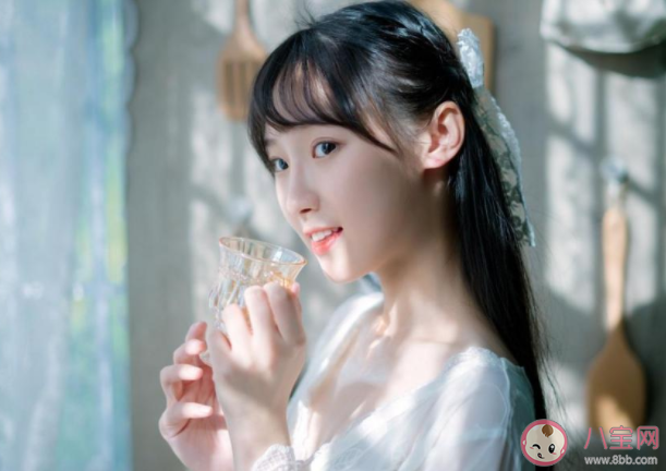 男人心中的白月光都有哪些特征 白月光一般是哪种类型的女人