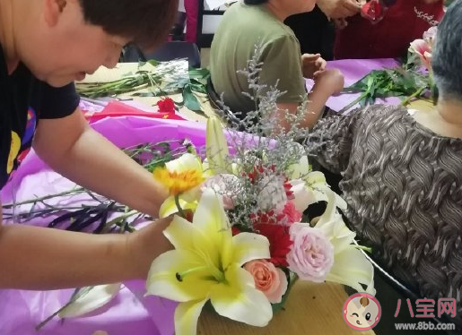 自己动手插花心情句子 晒自己插花朋友圈说说