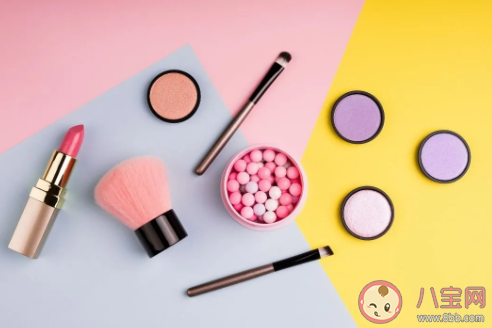 完美日记地理眼影盘真假怎么看 完美日记地理眼影盘飞粉吗