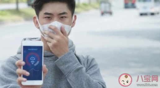 就地过年出行防疫指南 在公共场所乘车时怎么做