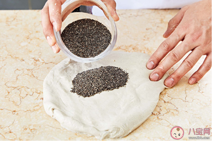 奇亚籽冷水能泡开吗 奇亚籽不嚼碎能消化吗