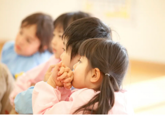 小孩子为什么上课坐不住不专心 孩子上小学不听话注意不集中怎么办