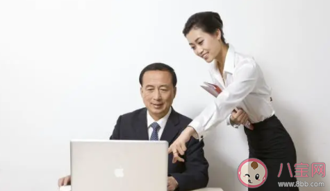 领导向你招手你该怎么做 和领导处事的正确方法