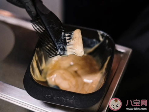 染的头发太黄了要怎么补救 头发染爆顶就多久可以恢复