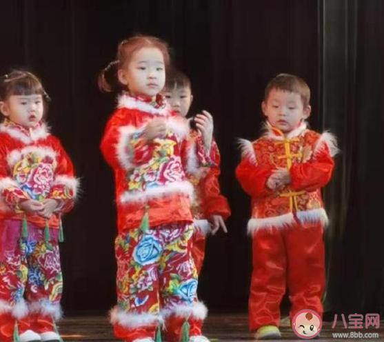 儿子第一次上舞台怎么发朋友圈说说 孩子第一次登台赞美心情感慨句子