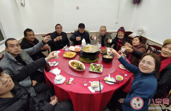 2021吃团年饭怎么发朋友圈 适合年夜饭走心文案句子