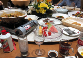2021年晒吃年夜饭发朋友的优美句子 一年一度吃年夜饭了心情感慨