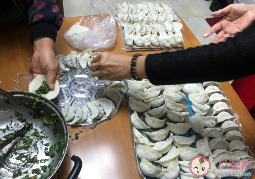 过年包饺子的朋友圈说说 过年包饺子幽默搞笑文案