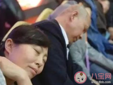年轻人的睡眠障碍有哪些表现 引起睡眠障碍的原因