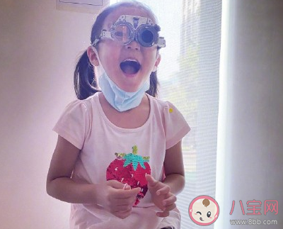 贾静雯女儿咘咘先天弱视是真的吗 孩子弱视是怎么引起的