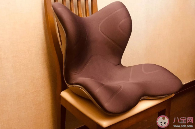 坐姿矫正器能矫正坐姿吗 如何帮助孩子形成正确坐姿