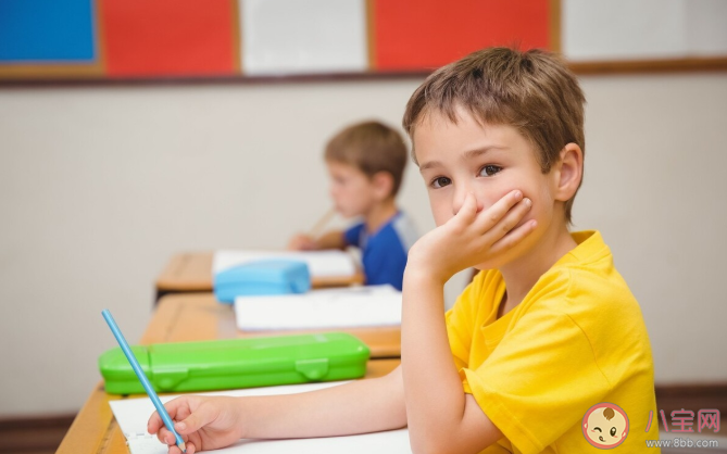 坐姿矫正器能矫正坐姿吗 如何帮助孩子形成正确坐姿