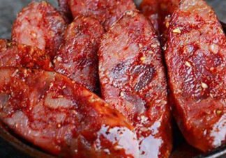 腊肠炒菜前要不要蒸一下再吃 腊肠先切再蒸还是先蒸再切