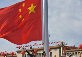 第一次看升国旗朋友圈说说 第一次去北京看升国旗心情感慨