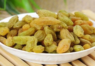 葡萄干发涩发苦是什么原因 葡萄干和桃子能一起吃吗
