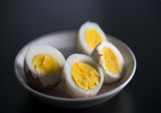 鸡蛋黄适合用来给孩子补铁吗 宝宝补铁吃什么辅食