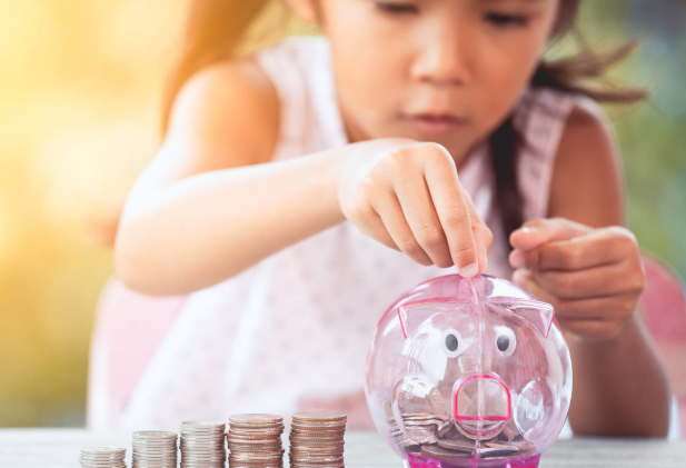 家里不富裕家长要告诉孩子吗 如何给孩子树立正确的金钱观