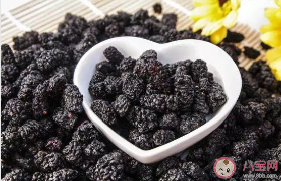 桑葚干洗的时候掉色吗 桑葚干吃多了会伤胃吗