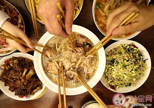 平时家里用的筷子多久换一次比较好 选择哪种筷子不发霉 平时家里用的筷子多久换一次比较好 选择哪种筷子不发霉