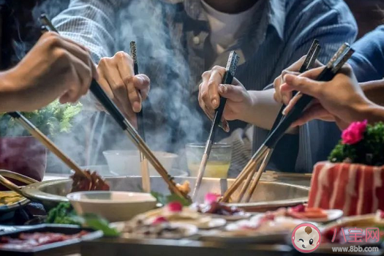 平时家里用的筷子多久换一次比较好 选择哪种筷子不发霉 平时家里用的筷子多久换一次比较好 选择哪种筷子不发霉