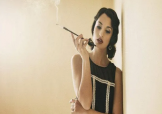 抽烟会对皮肤产生什么影响 女性抽烟会对脸部皮肤会变黄吗