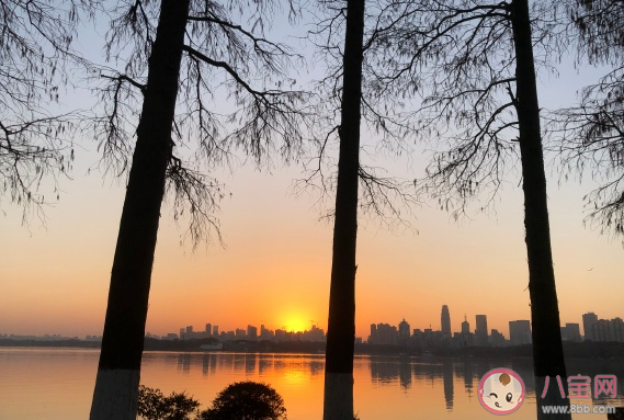 关于东湖绿道骑车说说 去东湖绿道骑车发朋友圈文案。