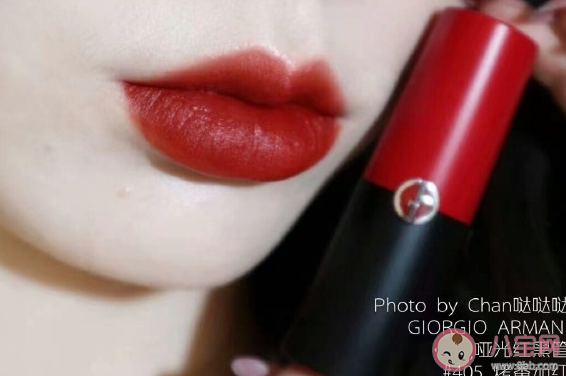 好久没涂口红发朋友圈文案 好久没涂口红的幽默搞笑句子 好久没涂口红发朋友圈文案 好久没涂口红的幽默搞笑句子