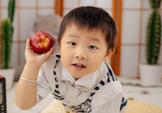 儿子终于上幼儿园了家长发朋友圈说说 儿子开始上幼儿园幽默搞笑句子