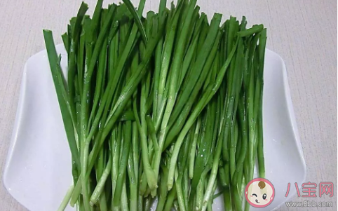 韭菜吃不完能隔夜吃吗 韭菜能保存多久。