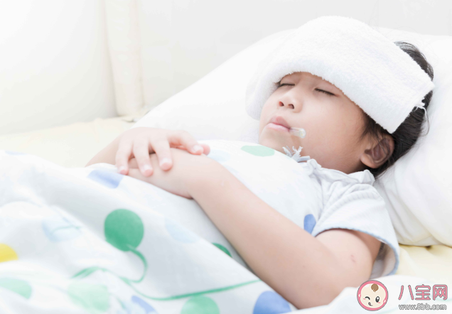 为什么发烧时感觉很热出一身汗就好了 孩子发烧出了一身汗能不能洗澡