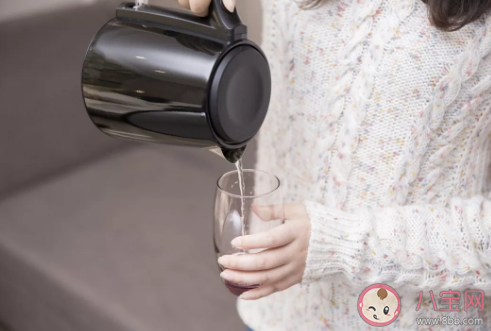 水壶烧开后有白色沉淀物能喝吗 水壶里的水怎么去除