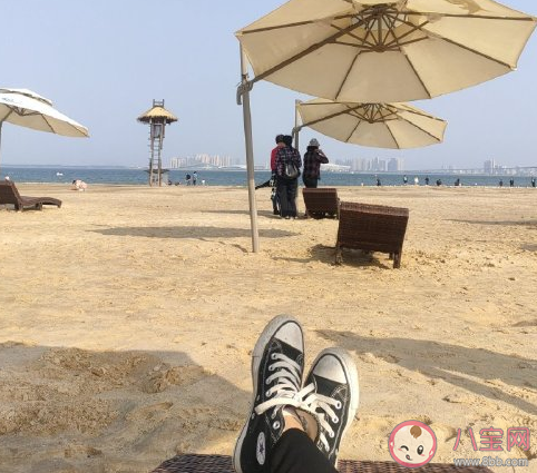 陪孩子放风筝晒朋友圈说说 和孩子一起放风筝唯美一句话。
