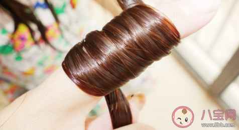 头发长时间晒太阳颜色会变黄吗 晒太阳头发会变黄吗