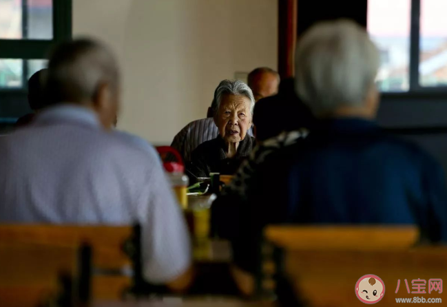 送父母去养老院就是不孝吗 挑选养老院要从哪几个方面进行考察
