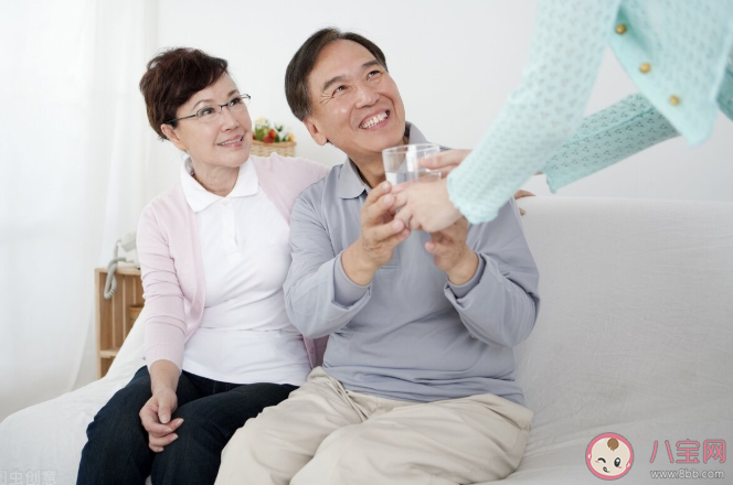 父母为什么不理解我们的累 为什么年轻人会如此的累