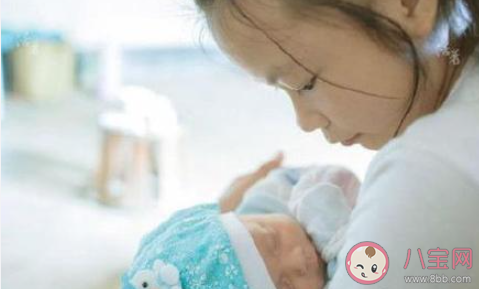 当代年轻人不生孩子的原因是什么 为什么年轻人不愿意生孩子了