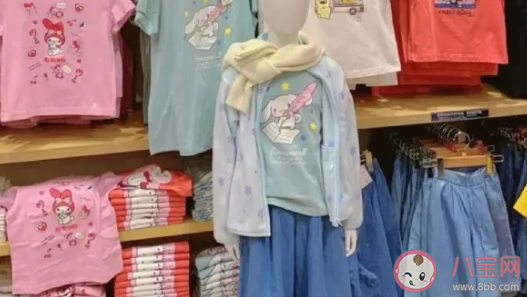 如何看待成人试穿优衣库童装 试穿童装有哪些影响
