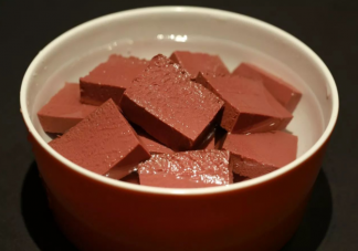 鸭血脏不脏可以放心吃吗 怎么辨别真假鸭血