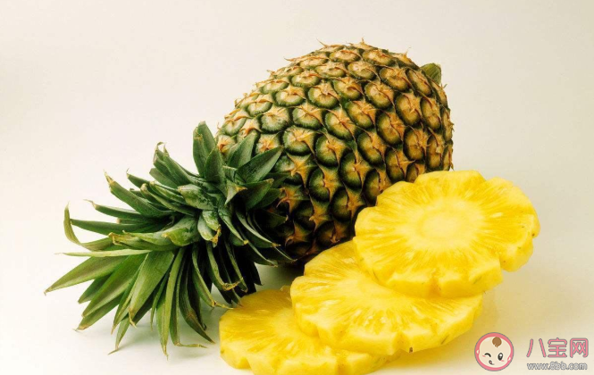 吃菠萝前要用盐水浸泡多久 盐水泡菠萝是用热水还是冷水