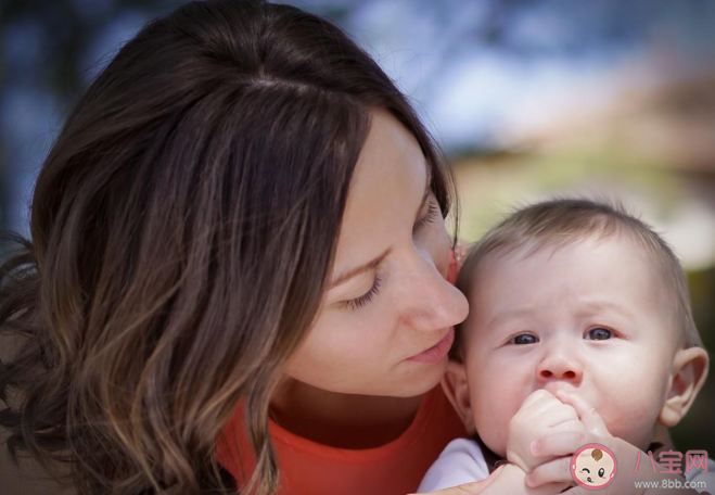 委员建议完善女性分娩前后抑郁筛查 分娩前后抑郁筛查重要吗