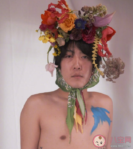 姜思达让粉丝在他身上画画是真的吗 你能理解这种行为艺术吗