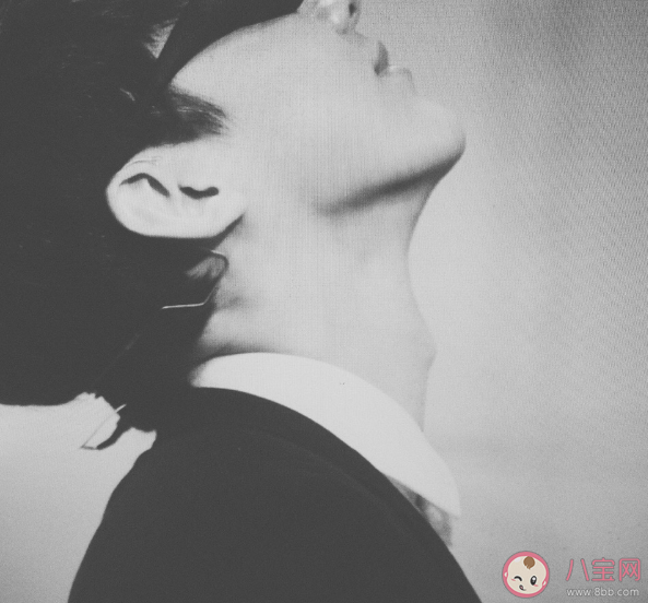 男生都有喉结吗 男生喉结为什么不能随便碰