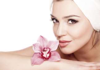 女生为什么也会长喉结 女生长喉结可以消除吗