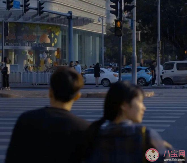 讽刺性极强的文案扎心句子 讽刺性极强的现实扎心说说句子