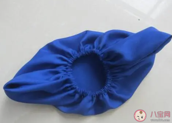 上计算机课穿鞋套的原因是什么 穿鞋套都有什么作用
