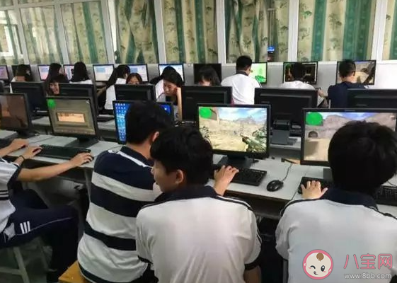 上计算机课穿鞋套的原因是什么 穿鞋套都有什么作用