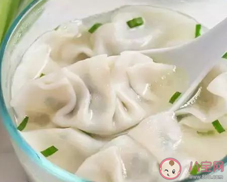 蚂蚁庄园4月7日答案：为防止饺子粘皮煮饺子时可以加少量