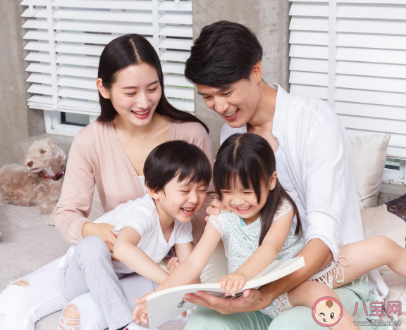 父母回避型沟通对孩子的影响有多大 父母不会表达爱对孩子的影响