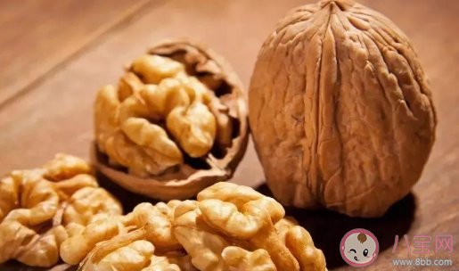 哺乳期间怎么提升奶水质量 哪些食物促进大脑发育 哺乳期间怎么提升奶水质量 哪些食物促进大脑发育