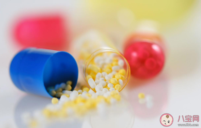 出现手抖是帕金森病吗 得了帕金森病有哪些症状表现